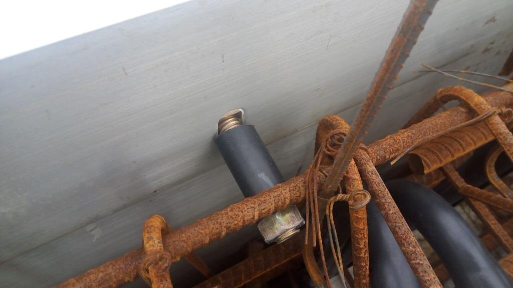 kicker bolt below rebar.jpg