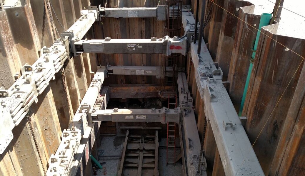 Pit3.JPG