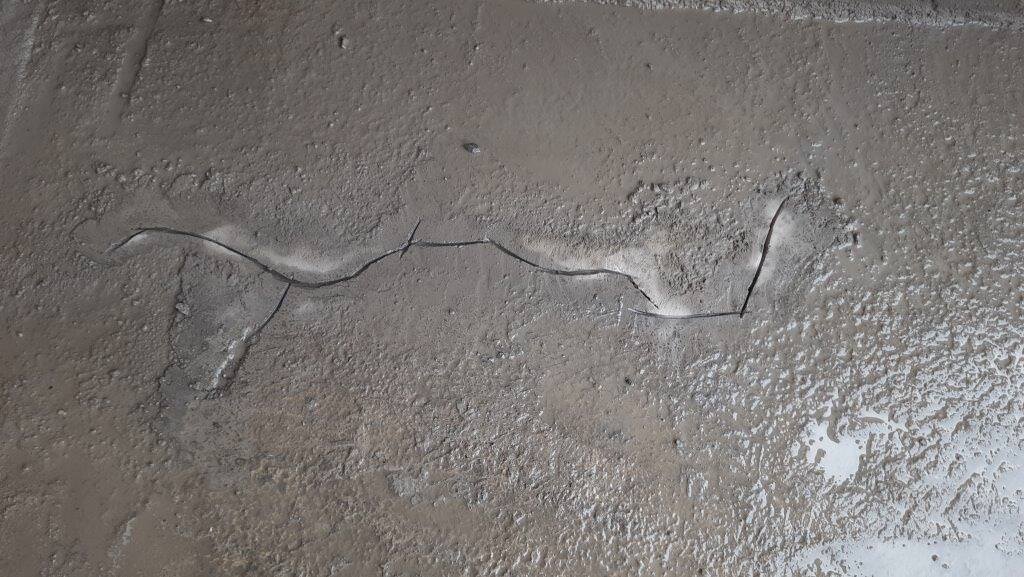Crack grinded on slab surface.jpg